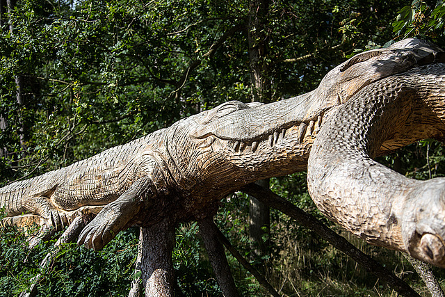 20140911 5144VRAw [NL] Krokodil mit Schlange, Skulptur, Terschelling