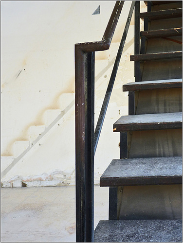 Stairs / Two and Three Dimensions (PiP)