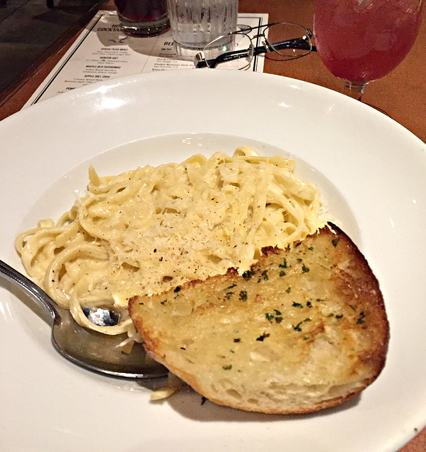 Fettuccine Alfredo