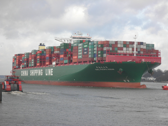 Containerriese CSCL PACIFIC OCEAN