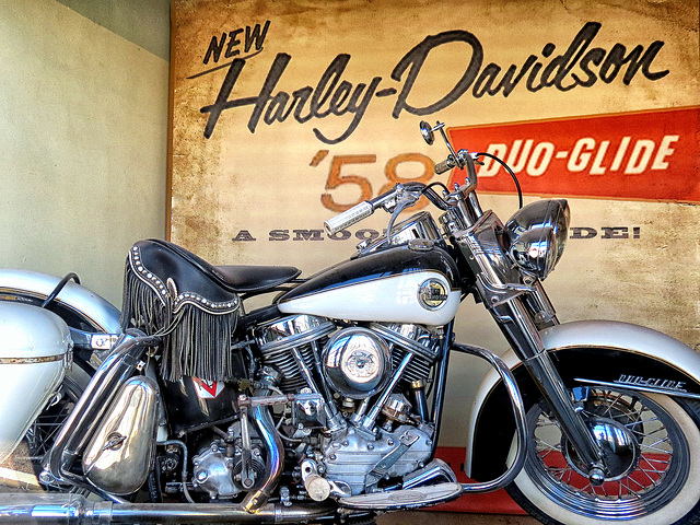 1958 Harley-Davidson Duo-Glide