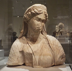 Marble Upper Body of a Queen in the Metropolitan Museum of Art, June 2016