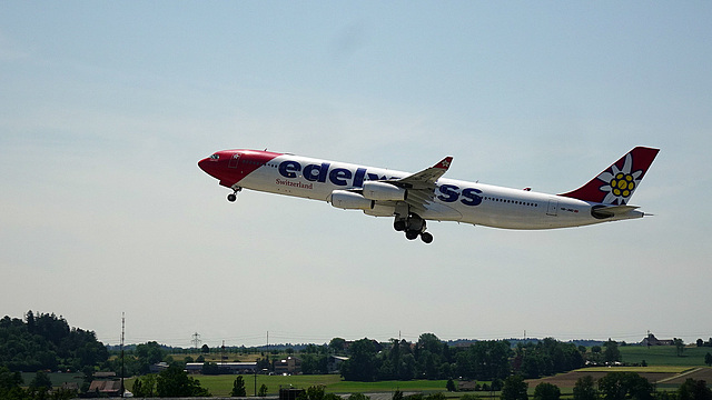 HB-JMD Edelweiss Air Airbus A340-300