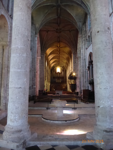 Abbatiale Notre-Dame BEAUGENCY Loiret 2/3