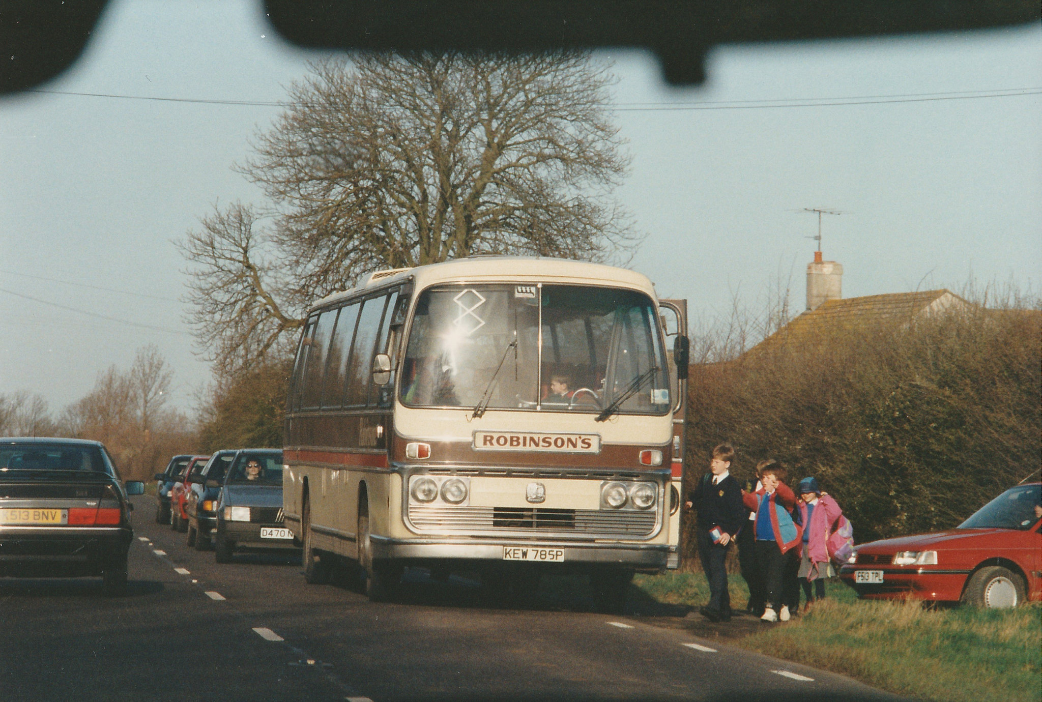 Robinson (Kimbolton) KEW785P near Tilbrook - 23 Mar 1993