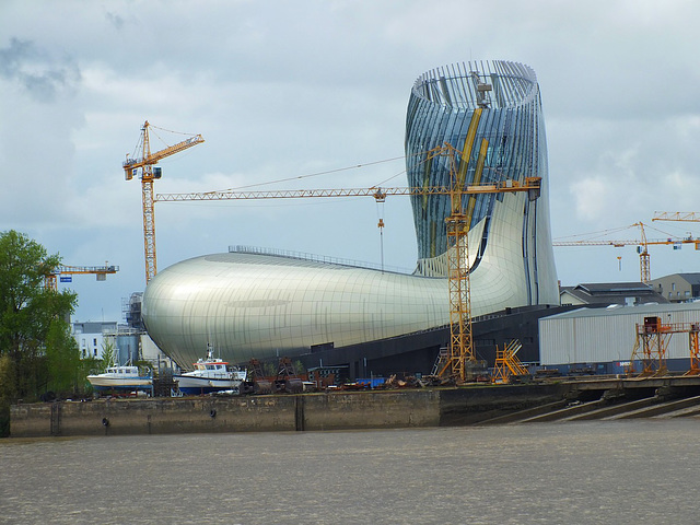 Cité du vin à Bordeaux vue de Cenon