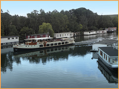 the Pleasure boat  sails for 2,5 hours through the  house boat area......