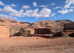 Habitations traditionnelles / Traditional dwellings Habitations traditionnelles / Traditional dwellings