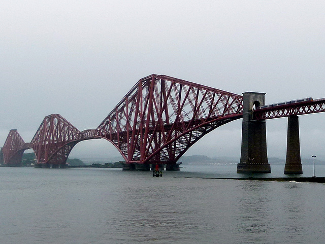 Eisenbahn über dem Firth of Forth