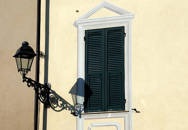 lamp & shadow