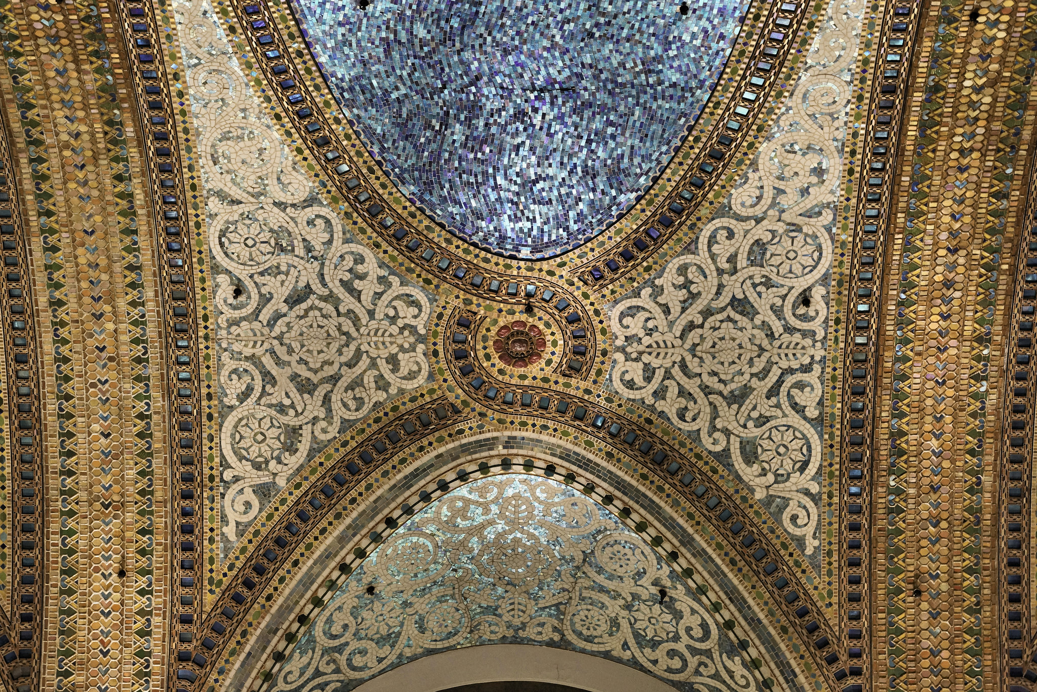Tiffany Ceiling – Macy’s Department Store, 111 North State Street, Chicago, Illinois, United States