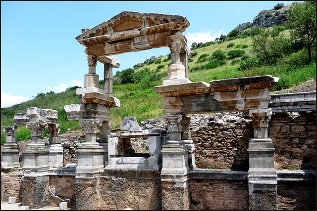 Ephesus - la fontana di Traiano -