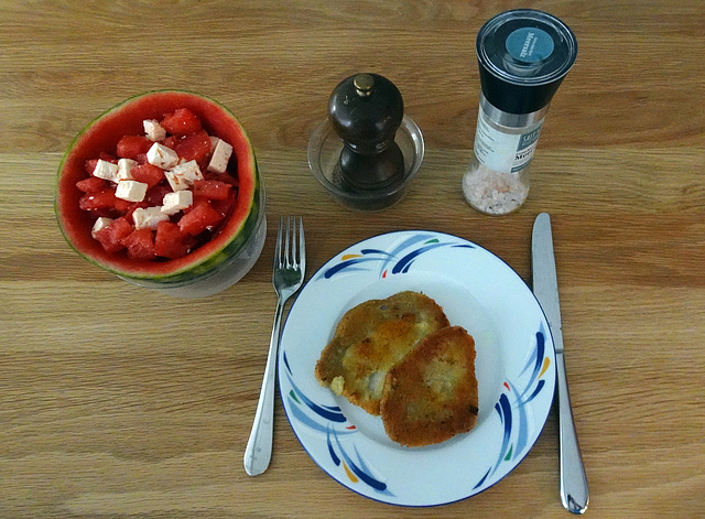 Wassermelone mut Feta, und mini Schnitzel