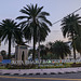 Rond-point et cocotiers / Roundabout and coconut trees