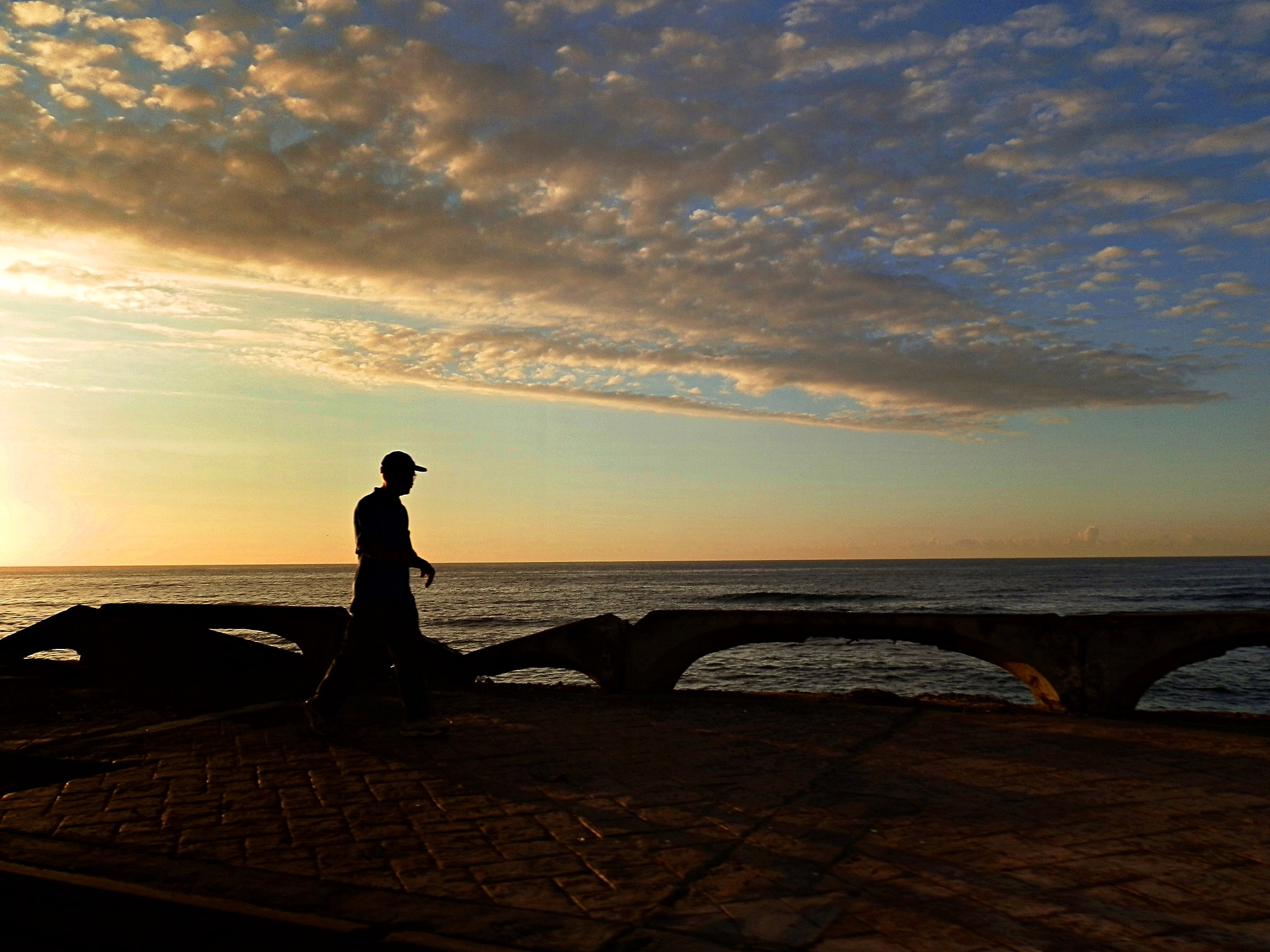 Amanece en el malecón de Santo Domingo