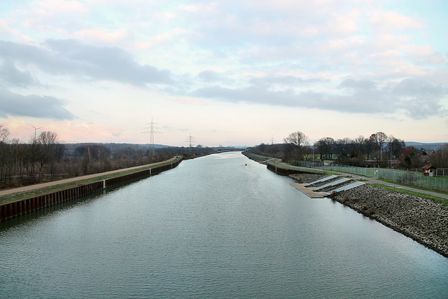 Der Wesel-Datteln-Kanal von der Brücke Alberskamp aus (Marl-Sickingmühle) / 12.12.2018