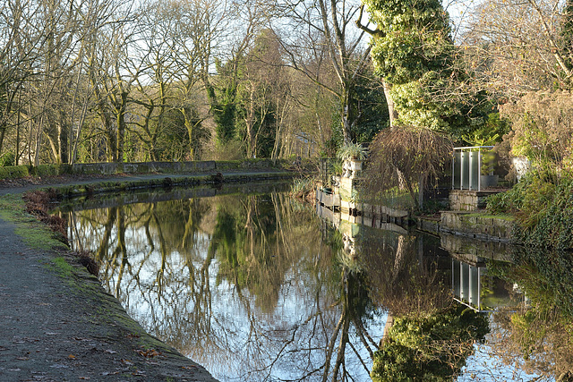 HWW ~ The Huddersfield Narrow Canal at Greenfield.