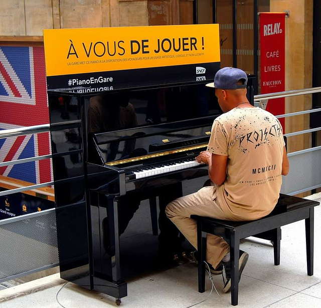 ... à Paris , gare du NORD ...