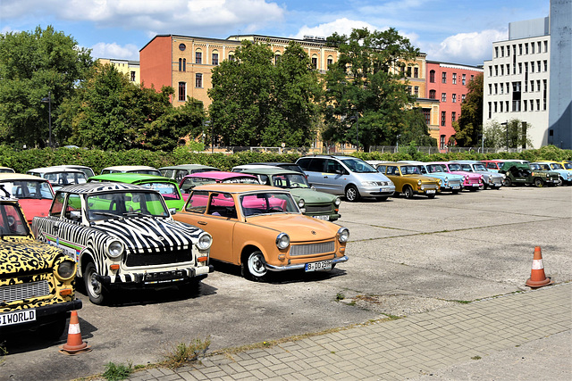 How many Trabi's in this car park?