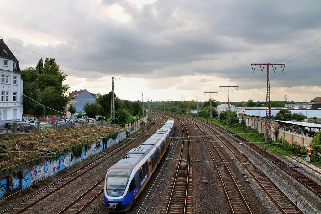 Die Bergisch-Märkische Eisenbahn von der Brücke Berliner Straße aus (Essen-Frohnhausen) / 30.08.2020