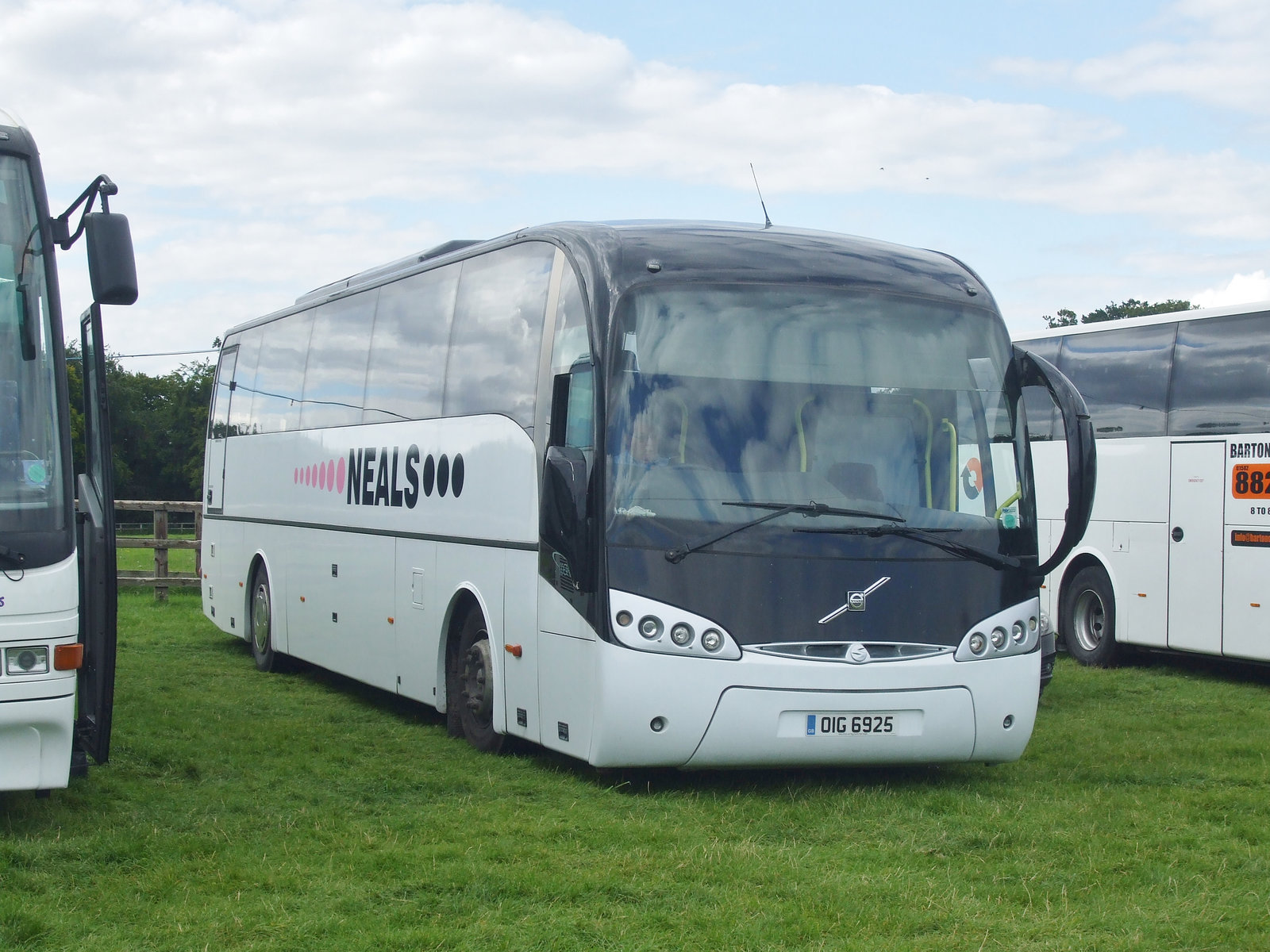 DSCF9216 Neal's Travel OIG 6925 (FJ06 BPE) at Newmarket Races - 12 Aug 2017