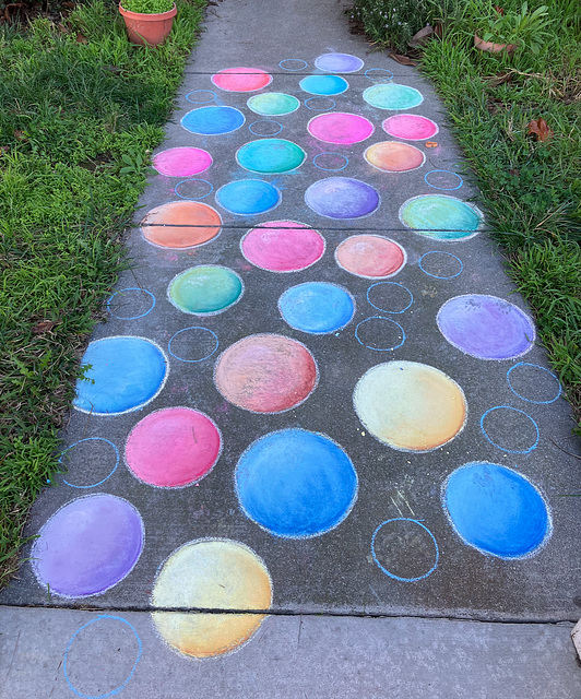 Pandemic chalk: Chalk circles