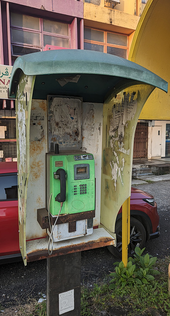 Vestige téléphonique / Phone booth relic