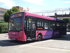 DSCF4480 Unō T22 UNO (J 39797) in Welwyn Garden City - 18 Jul 2016