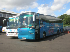 Globe Tours GL10 BES and Edwards WA08 GOX at Wroxham – 28 August 2012 (DSCN8732)