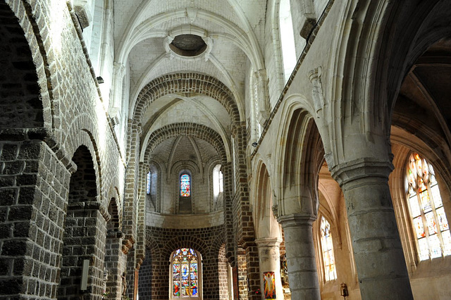 Nef de l'église Saint-Martin de Broglie