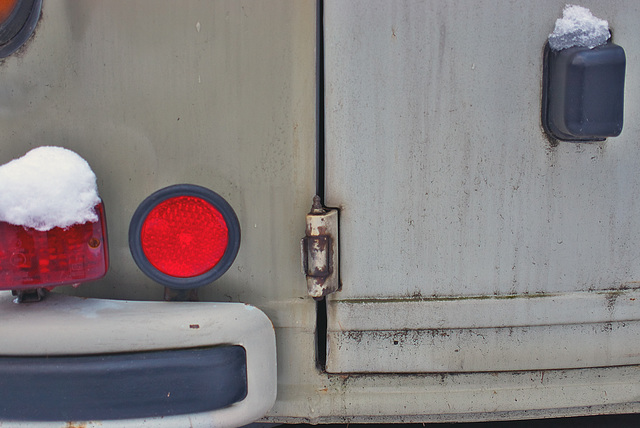 Nebelschlussleuchte mit Haube an einem BARKAS