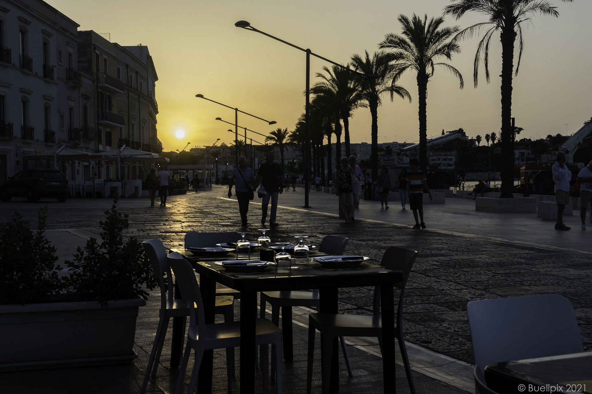 abends an der Piazzale Lenio Flacco (© Buelipix)