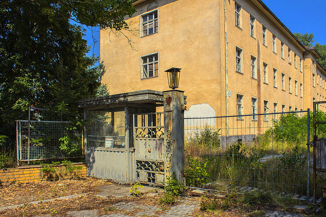 ehemaliger Eingang - Kontrollposten