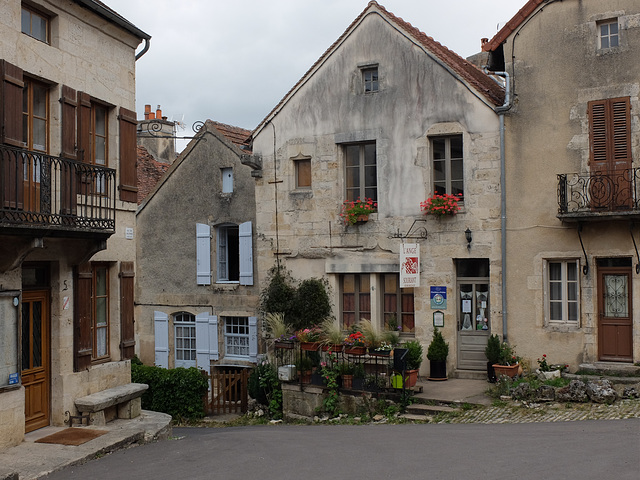 Flavigny sur Ozerain Côte d'or Bourgogne