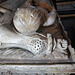 norbury church, derbs (54)crest on helmet detail of effigy on tomb of sir ralph fitzherbert +1483