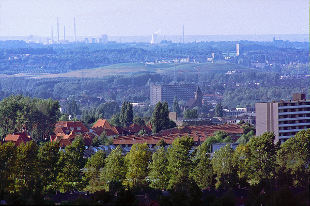 Eye-catcher to DSM Geleen ,Edisonflat ,Molenberg, Schandelerkerk Heerlen ,Rennemig Hoensbroek  1985 vanaf Steenhoop Wilhelmina Landgraaf