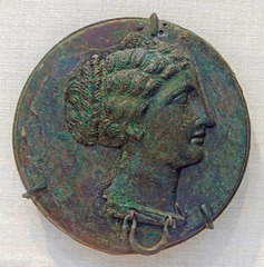 Bronze Lid Box Mirror in the Metropolitan Museum of Art, August 2019