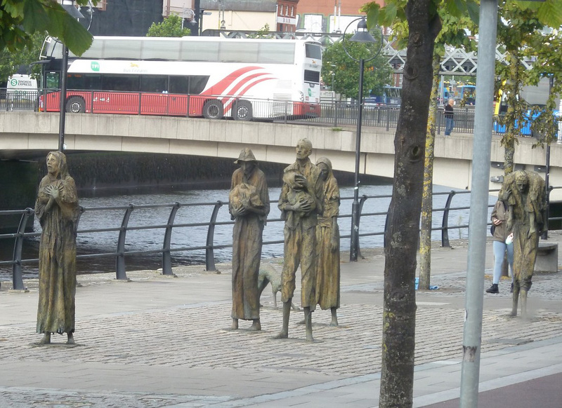 Dublin***Statues "Famine"********