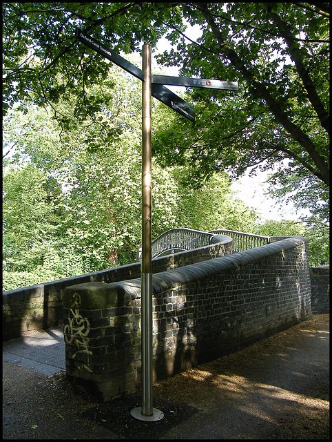 illegible new signpost at Isis Bridge