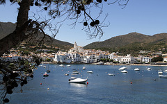 Cadaques et l'Eglise Santa Maria