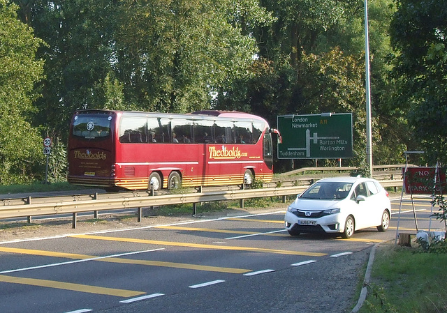 DSCF4481 Theobold’s Coaches MT60 WKA on the A11 at Barton Mills - 1 Sep 2018