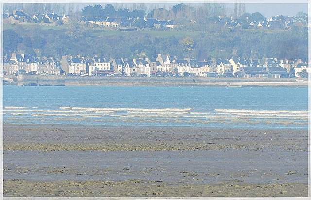 Vue vers le port de Cancale depuis Saint Benoit des Ondes (35)