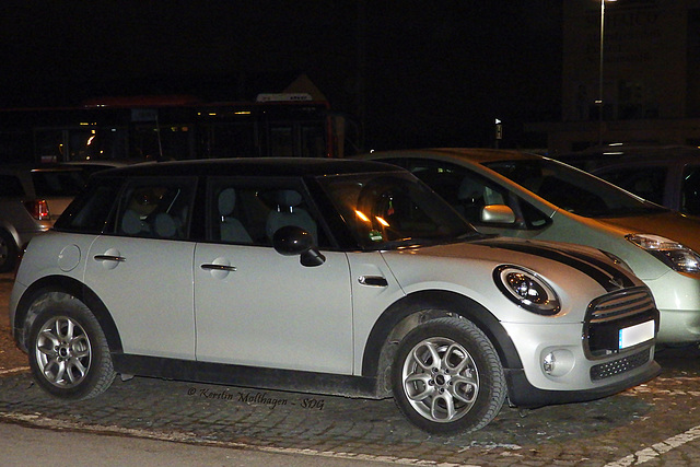 Mini in der Nacht