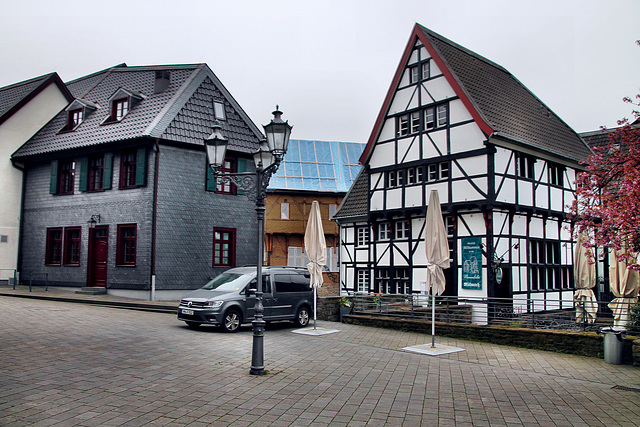 Häuser am Pastor-Barnstein-Platz (Mülheim an der Ruhr) / 30.03.2024