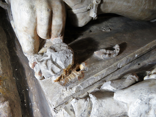 norbury church, derbs (48)remains of second bedesman beside effigy on tomb of sir ralph fitzherbert +1483