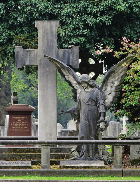 st marylebone / east finchley cemetery, london