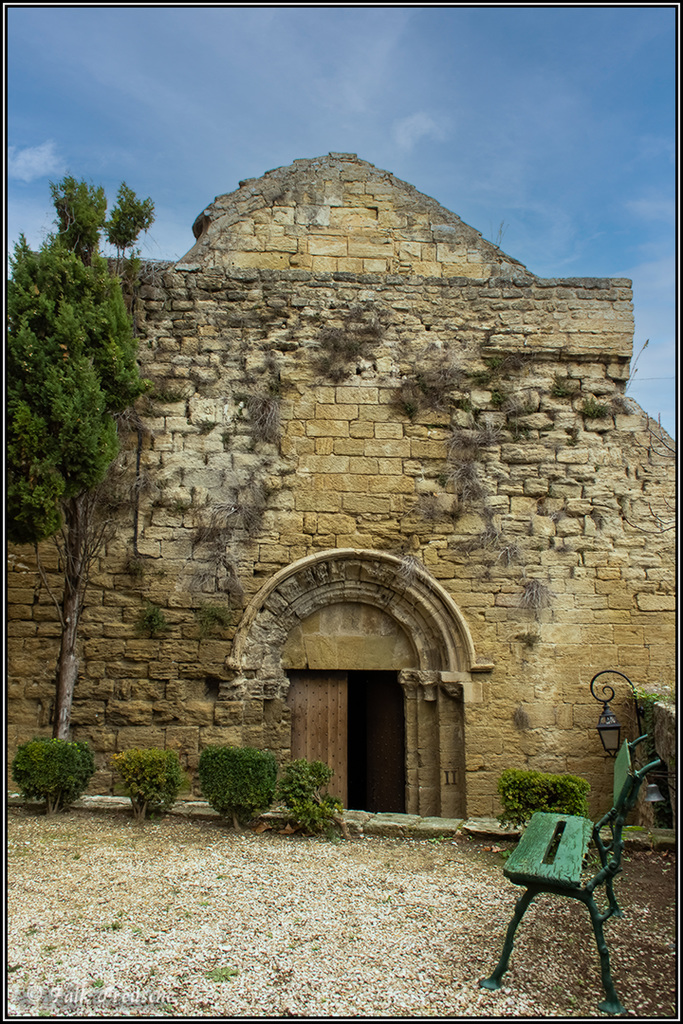 HBM - Warten vor der Kapelle