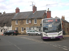 Grant Palmer YX11 HPU in Harrold - 17 Sep 2012 (DSCN8879)