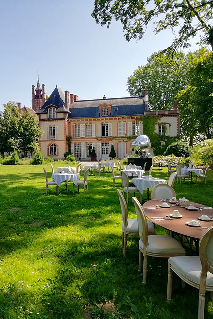 Nous avons déjeuné dans le parc en bonne compagnie