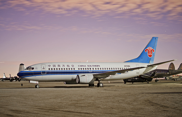 China Southern Airlines Boeing 737 B-2921 (N759BA)